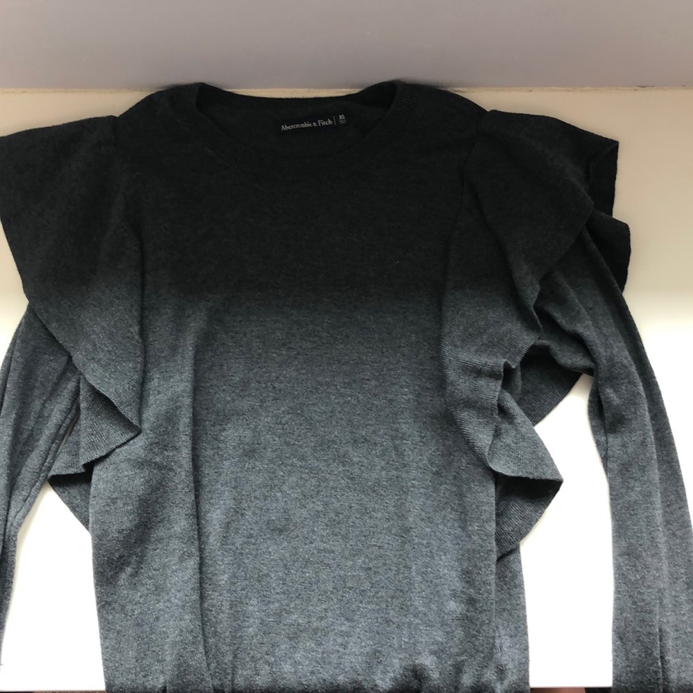 Abercrombie & Fitch sweater